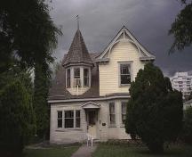 Exterior view of the Muirhead House, 2005; City of Kelowna, 2005