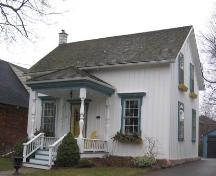 Depiction of the 6/6 paned windows including eared trim, 2007.; Lindsay Benjamin, 2007.