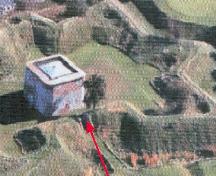 Aerial view of Mississauga Point Lighthouse, with an arrow showing its location, 2005.; Parks Canada Agency/ Agence Parcs Canada, 2005.