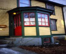 Close-up view of the porch, Harris Cottage, 43 Monkstown Road.; HFNL 2007