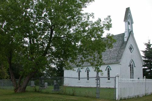 Vue en angle de la façade avant de l'édifice 