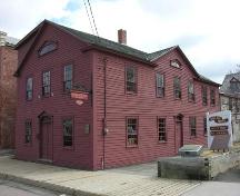 Sinclair Inn, Annapolis Royal, NS, front perspective, 2005.; Heritage Division, NS Dept. Tourism, Culture and Heritage, 2005