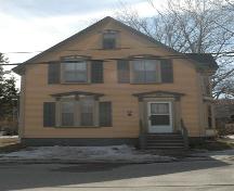 Front elevation of the Whitman-Riley House, Annapolis Royal, Nova Scotia, 2009.; Heritage Division, Nova Scotia Department of Tourism, Culture and Heritage, 2009