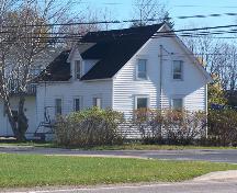 Cette image montre la vue globale de la résidence; Town of Shippagan