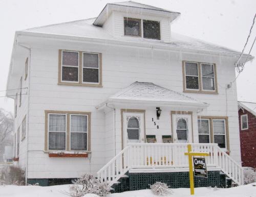 Showing east elevation