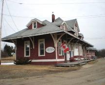 Side and front elevations, Chester Train Station, Chester, Nova Scotia, 2007.; Heritage Division, Nova Scotia Department of Tourism, Culture and Heritage, 2007
