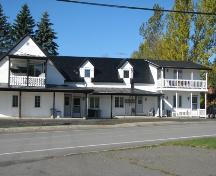 Photo du côté droit prise à partir du stationnement de la caisse populaire; Madawaska Planning Commission