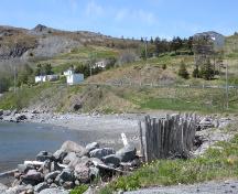 View looking toward North Side Burial Ground on Fox Hill, Ferryland, NL. Taken 2009. ; HFNL/Andrea O'Brien 2009
