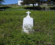 Memorial commemorating the crew of the Sigrid, North Side Burial Ground, Ferryland, NL. Taken 2009. ; HFNL/Andrea O'Brien 2009