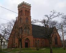 Southwest perspective of Holy Trinity Anglican Church, Yarmouth, Nova Scotia, 2006.; Heritage Division, NS Dept. of Tourism, Culture and Heritage, 2006