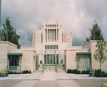 View of the Temple of the Church of Jesus Christ of Latter Day Saints, showing the white granite exterior cladding, 1992.; Parks Canada Agency / Agence Parcs Canada, 1992.