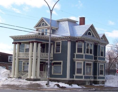 Kilburn House - Northeast corner