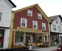 This photograph shows an angled view and the relationship to neighbouring buildings on the streetscape, 2007; Town of St. Andrews
