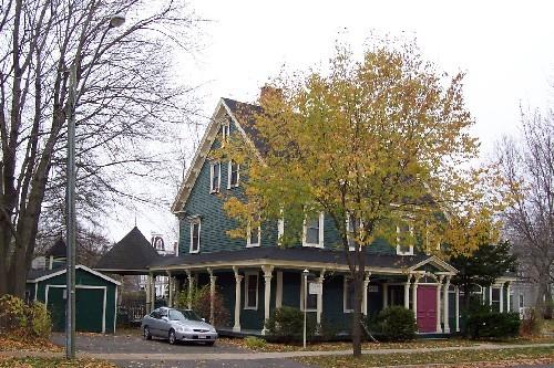 806 George Street, west side view