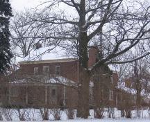 View of the entire Steckle farmhouse including the length of the summer kitchen to the rear, 2007.; Lindsay Benjamin, 2007.