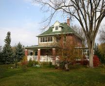 Contextual view, from the southeast, of the Grahame House, Teulon, 2007; Historic Resources Branch, Manitoba Culture, Heritage, Tourism and Sport, 2007