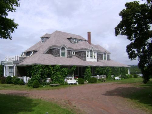 Meadow Lodge - Contextual view