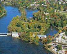 Site historique de l'Île-des-Moulins; Ministère de la Culture, des Communications et de la Condition féminine, Pierre Lahoud, 2004