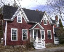 This photograph illustrates a contextual view of the home, 2008; Town of St. Andrews