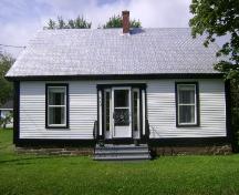 This photograph shows the contextual view of the building, 2008; Town of St. Andrews