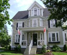 This photograph shows the contextual view of the building, 2008; Town of St. Andrews