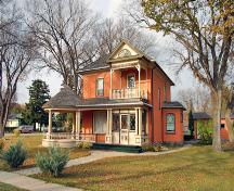 Primary elevations, from the southeast, of the Hay House, Killarney, 2006; Historic Resources Branch, Manitoba Culture, Heritage, Tourism and Sport, 2006