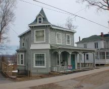 524 St. George Street, Annpolis Royal, south west elevation, 2005.; Heritage Division, NS Dept. Tourism, Culture and Heritage, 2005