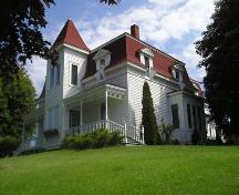 Side perspective, St. Joseph's Glebe House, St. Joseph's, NS, 2005.; Heritage Division, Nova Scotia Department of Tourism, Culture and Heritage, 2005