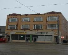 Front view, facing West; Winkel, 2009