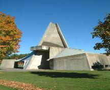Mausolée des Évêques-de-Trois-Rivières; Ministère de la Culture, des Communications et de la Condition féminine, Martin Dubois, 2006