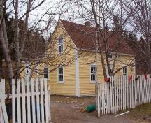 View of the left and front facades of Morgan House, Seal Cove, CBS, NL.; HFNL 2009