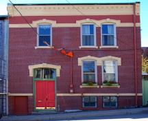 Cette image montre la façade qui donne sur la rue Carmarthen; City of Saint John