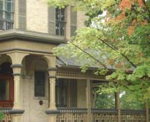 Of note is the veranda with balustrade.; Martina Braunstein, 2007.