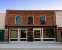 Primary elevation, from the south, of the Macdonald Drug Store and Bakery, Virden, 2008; Historic Resources Branch, Manitoba Culture, Heritage and Tourism, 2008