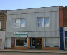 Primary elevation, from the southwest, of the Forbes Building, Carberry, 2008; Historic Resources Branch, Manitoba Culture, Heritage and Tourism, 2008