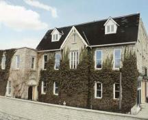Of note are the central gable and dormer windows.; Gord Strathdee, 2007.