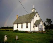 Contextual view, from the northwest, of St. Helen's Anglican Church, Fairford, 2007; Historic Resources Branch, Manitoba Culture, Heritage and Tourism, 2007