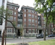 Primary elevation, from the north, of the Princeton Apartments, Winnipeg, 2007; Historic Resources Branch, Manitoba Culture, Heritage and Tourism, 2007