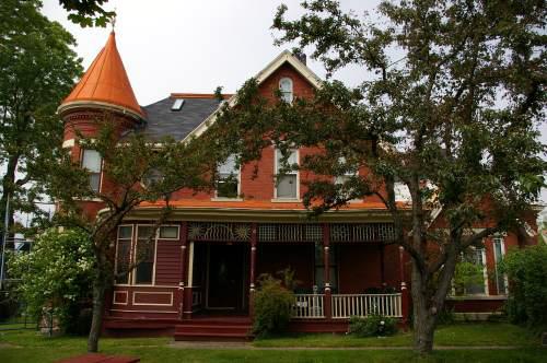 MacLaren Residence - Primary Façade