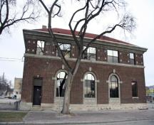 Secondary elevation, from the south, of the Merchants Bank, Winnipeg, 2007; Historic Resources Branch, Manitoba Culture, Heritage and Tourism, 2007