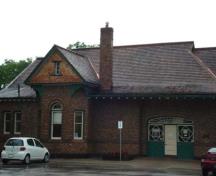 Of note is the central frontispiece and gable.; Martina Braunstein, 2007.