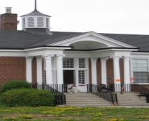 Of note is the raised portico with Corinthian columns.; Chelsey Tyers, 2008.