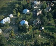 Environnement de la salle des habitants de L'Islet-sur-Mer; Ministère de la Culture, des Communications et de la Condition féminine, Pierre Lahoud, 2004