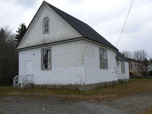East gable end and southern elevation