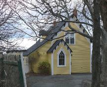 View of the side facade of Alderdice Property, Topsail, Conception Bay South, NL. Photo taken 2009. ; HFNL/Andrea O'Brien 2009