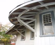 Of note are the large brackets.; Paul Dubniak, 2009.