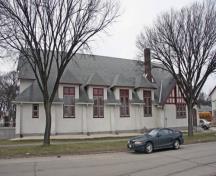 Façade est de l'église presbytérienne St. John's, Winnipeg, 2007; Historic Resources Branch, Manitoba Culture, Heritage and Tourism, 2007