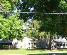 Of note is the central front entrance.; Kirsten Pries, 2008.