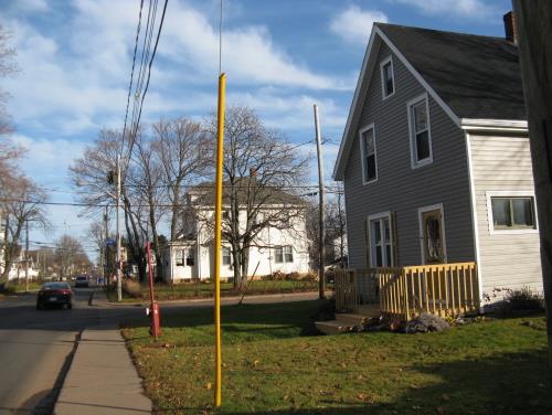 Showing context on street