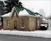 Of note are the radiating voussoirs above segmental windows and the side elevation bay window.; City of Brantford, n.d.